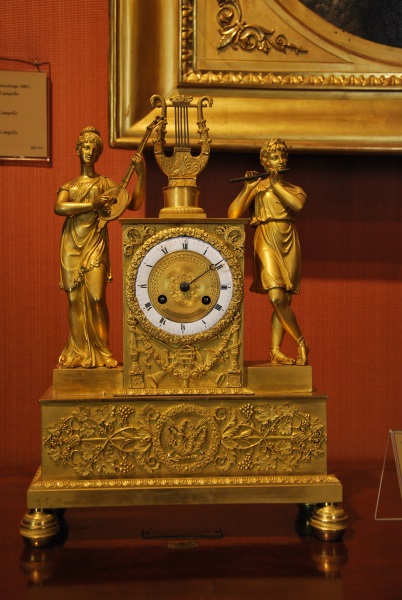 Pendola con arpa e coppia di musicanti, bronzo dorato 1820-30